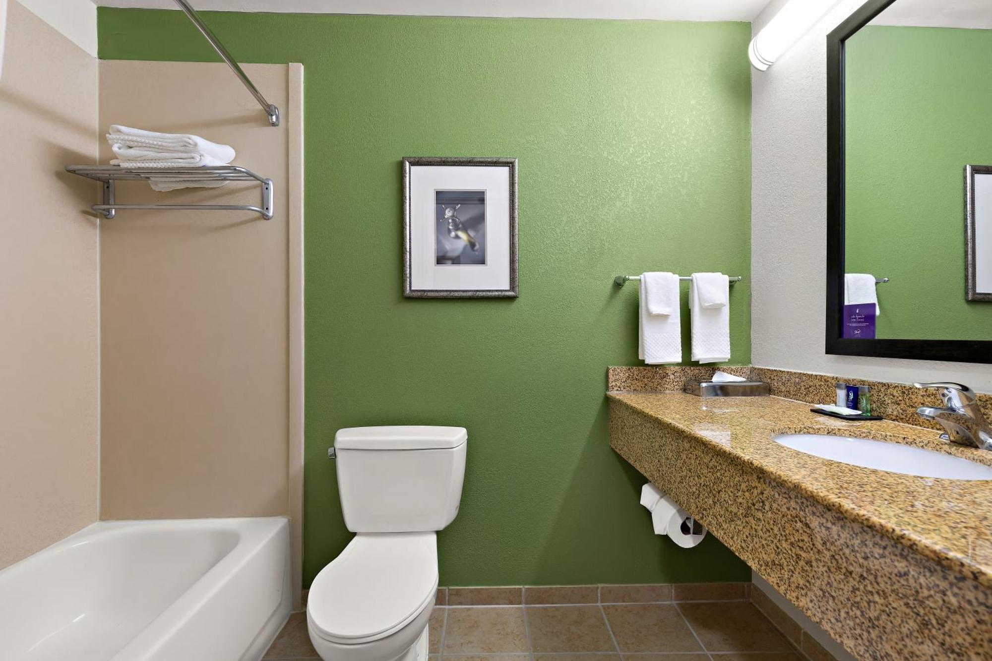 Sleep Inn & Suites Near Joint Base Andrews-Washington Area Morningside Екстер'єр фото