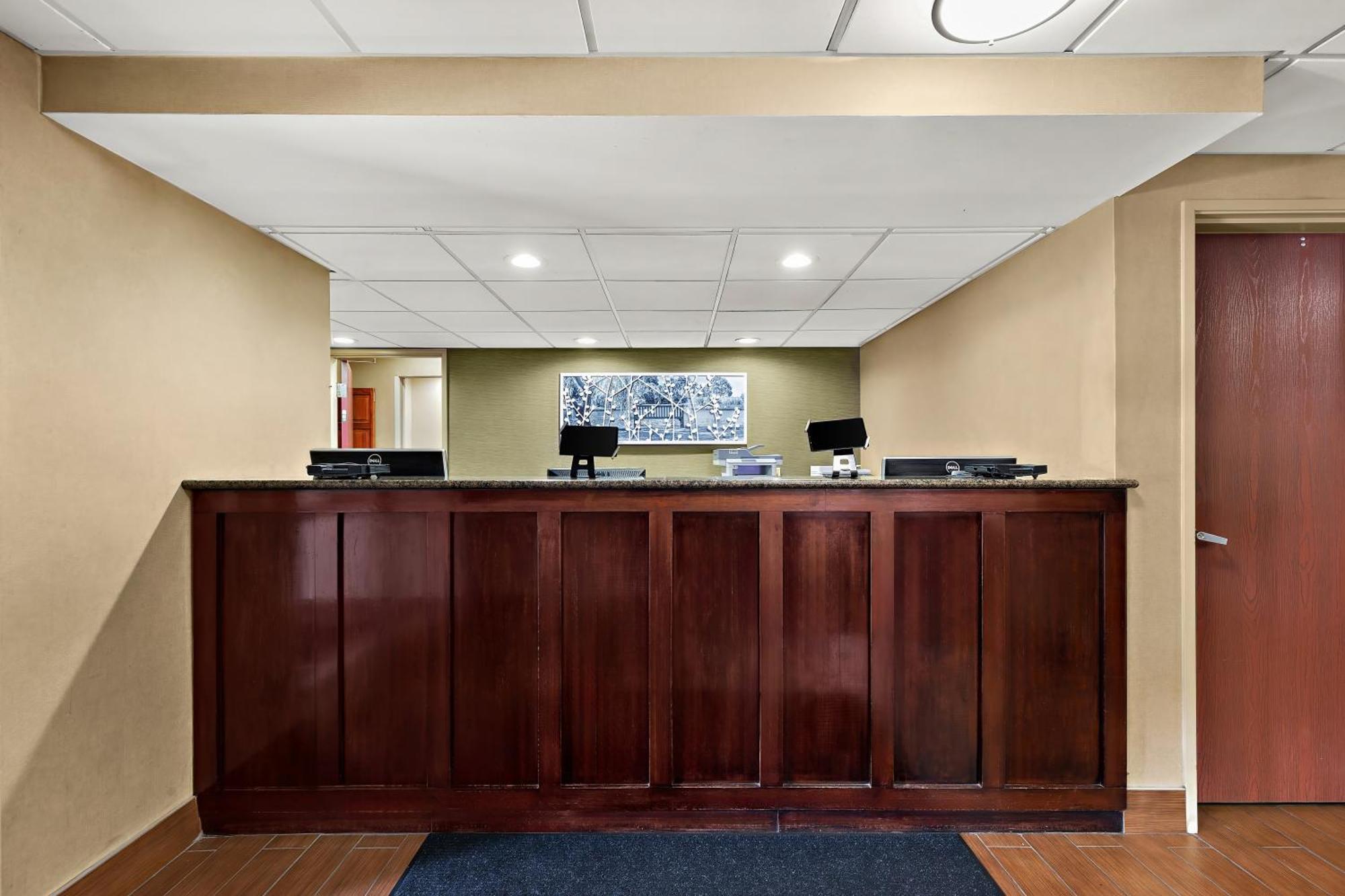 Sleep Inn & Suites Near Joint Base Andrews-Washington Area Morningside Екстер'єр фото