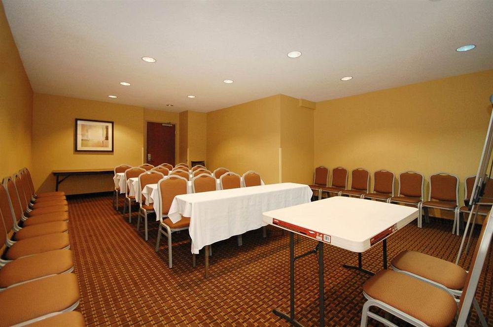 Sleep Inn & Suites Near Joint Base Andrews-Washington Area Morningside Екстер'єр фото